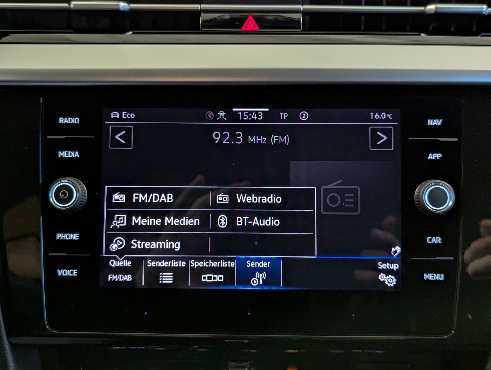 VW Arteon 2.0 TDI DSG SB Virtual LED Kamera AHK 18" - Image 27