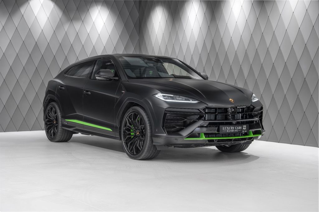 Urus 4.0 V8 SE MATT BLACK AKRAPOVIC CARBON - Bild 1