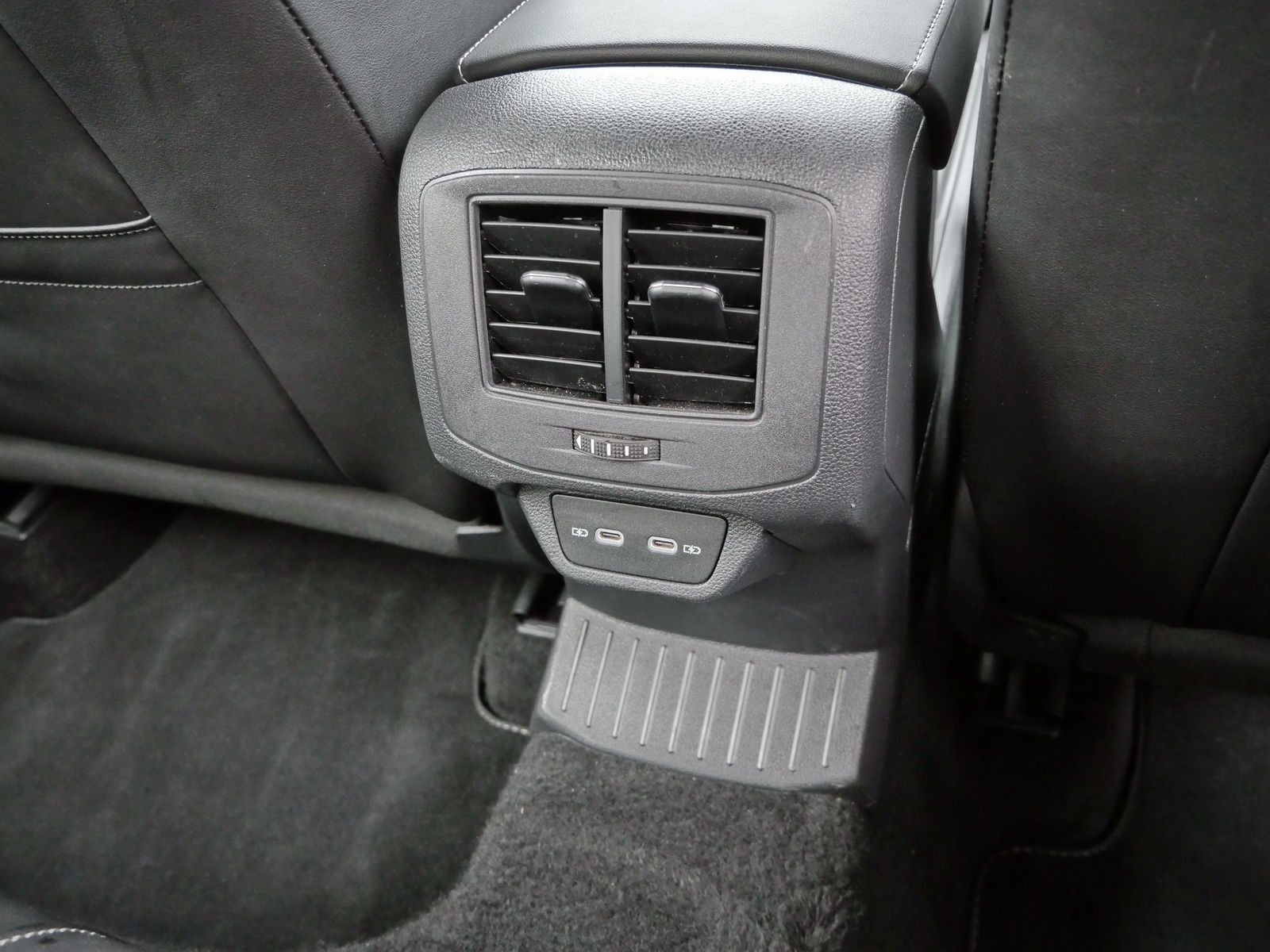 Volkswagen T-Roc - Bild 17