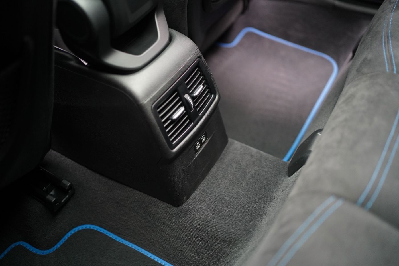 Fahrzeugabbildung BMW X2 20i M Sport +Glasdach+LED+Komfortzugang+AHK