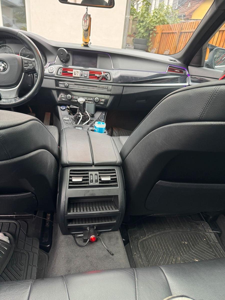 BMW 520 2011 — photo 11