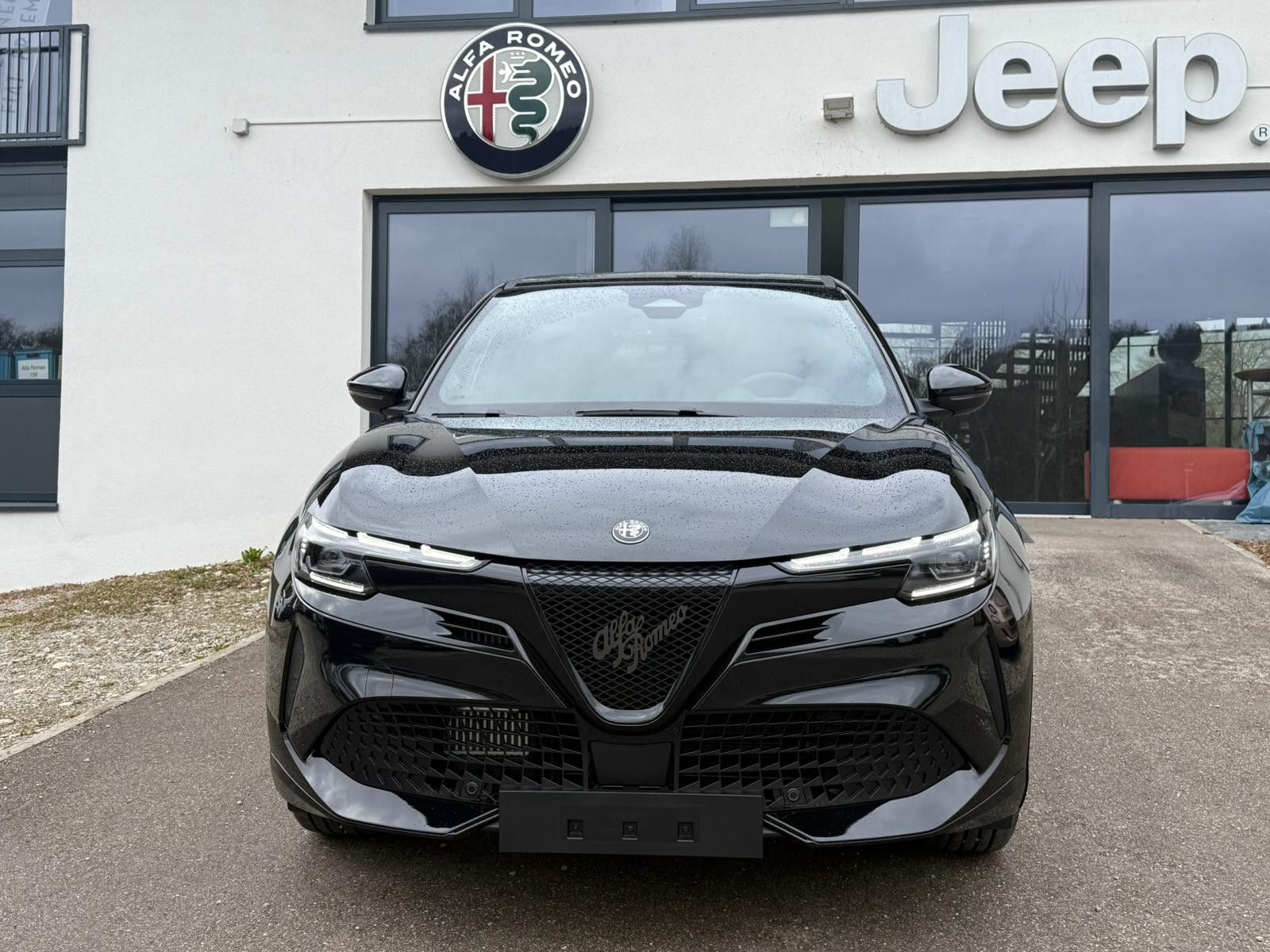 Fahrzeugabbildung Alfa Romeo Junior Ibrida 1.2 VGT 48V-Hybrid 107 kW Ti