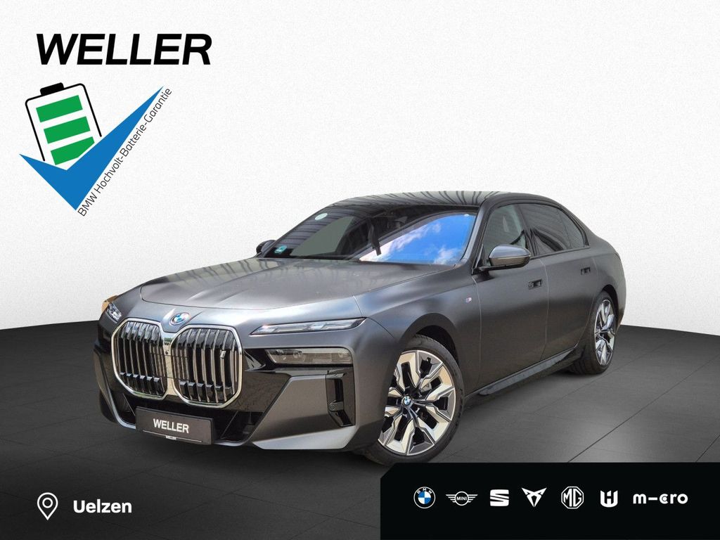 BMW i7