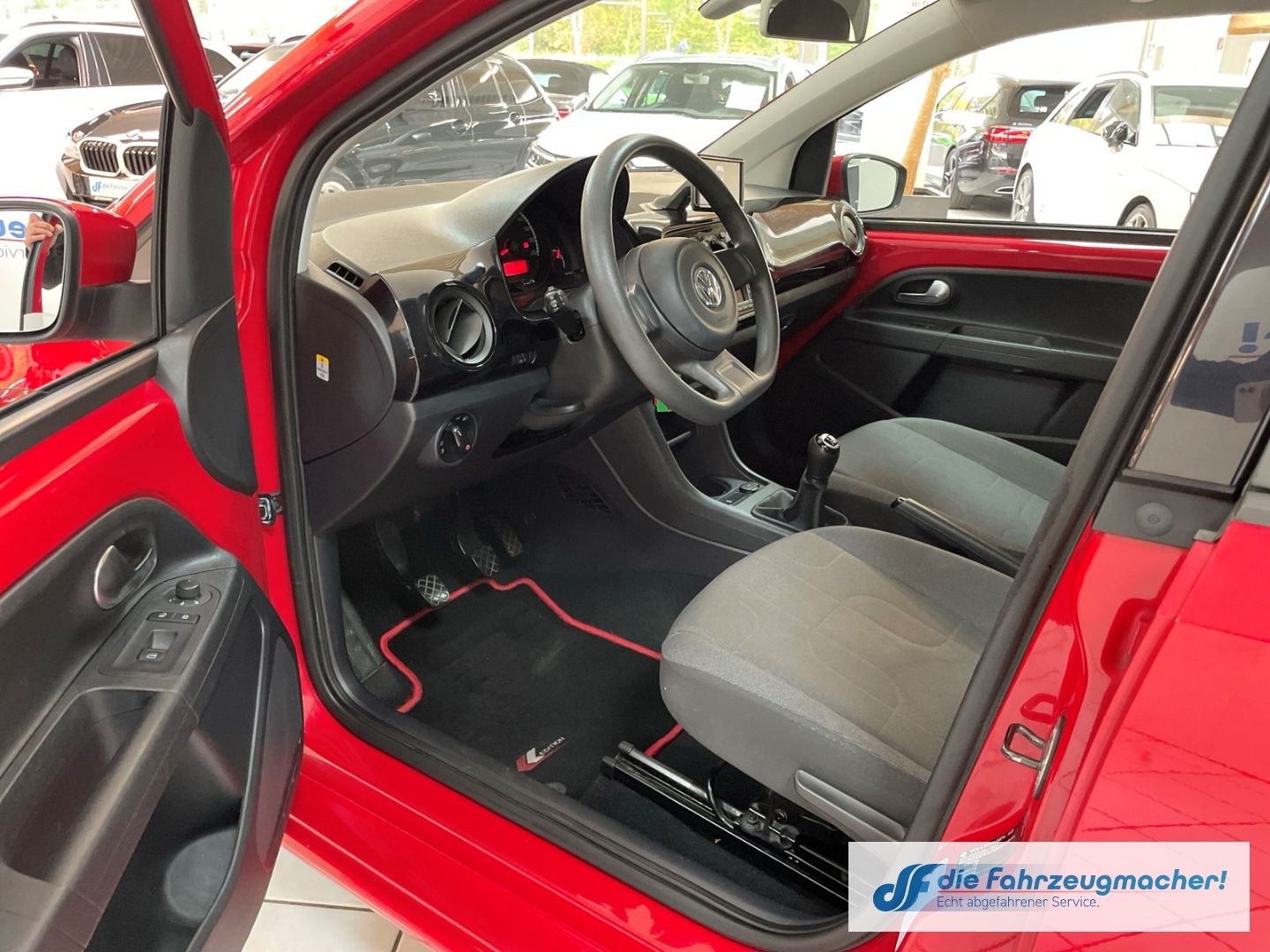 Fahrzeugabbildung Volkswagen up! move Navi Klimaautom SHZ Notbremsass. Temp P