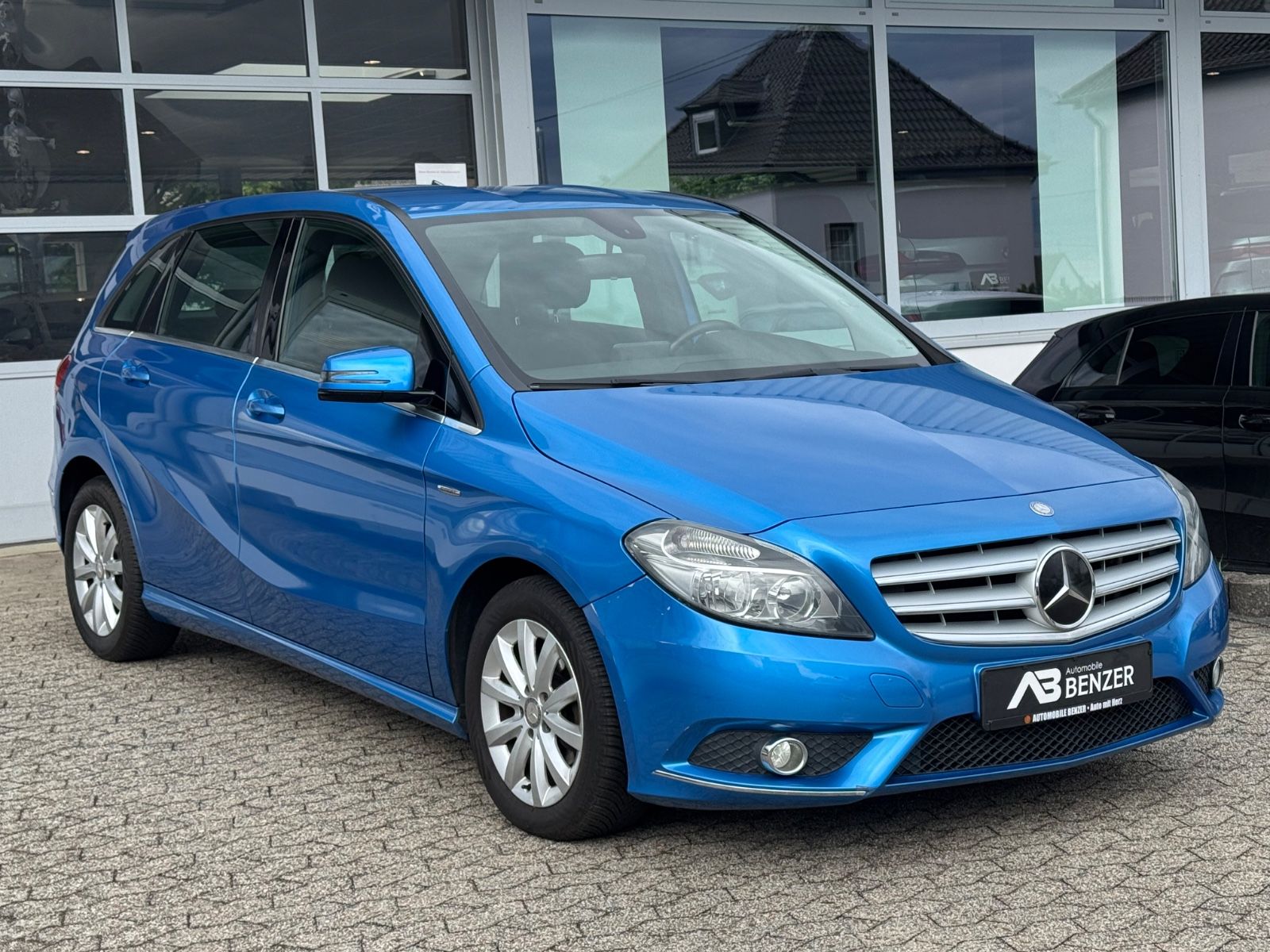 Fahrzeugabbildung Mercedes-Benz B 180 CDI/Edition E/Navigation/SHZ/MFL/ALU/