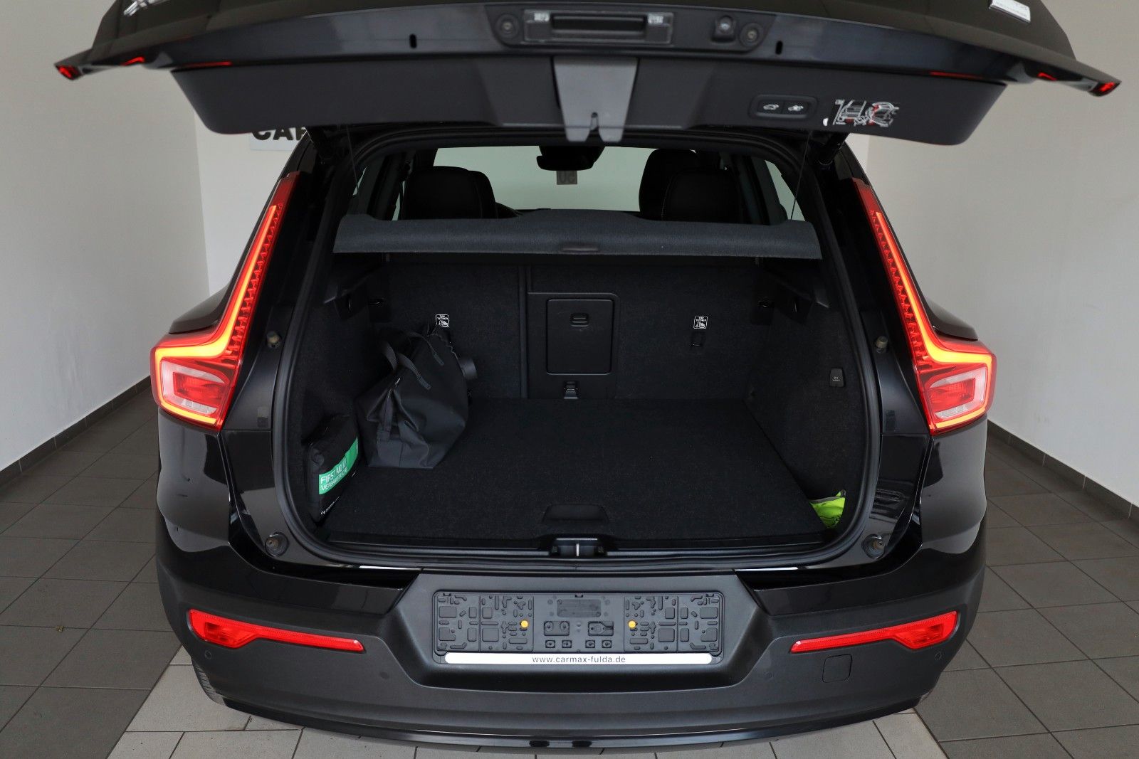 Fahrzeugabbildung Volvo XC40 R Design T.Leder,Navi,LED,Kamera,Apple CarP