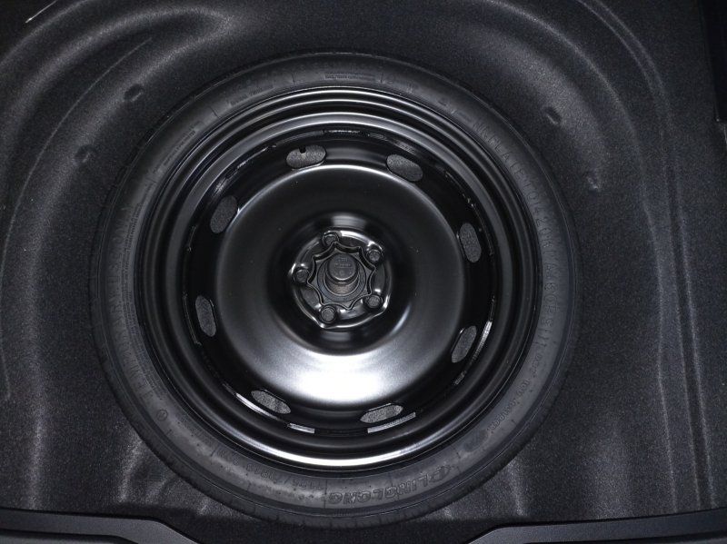 Fahrzeugabbildung Volkswagen Golf Var. VIII  1.5 eTSI DSG R-Line
