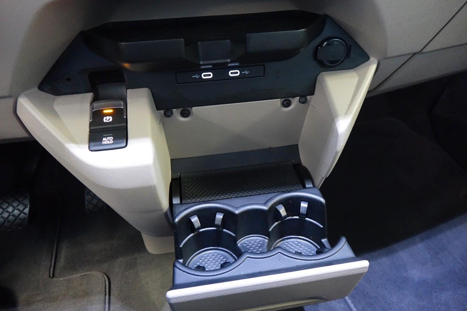 VOLKSWAGEN T7 MULTIVAN LIFE eHYBRID 150ch - PORTES ÉLECTRIQUES - CUIR - SIÈGES VENTILÉS ET MASSANTS - MATRIX LED - ACC