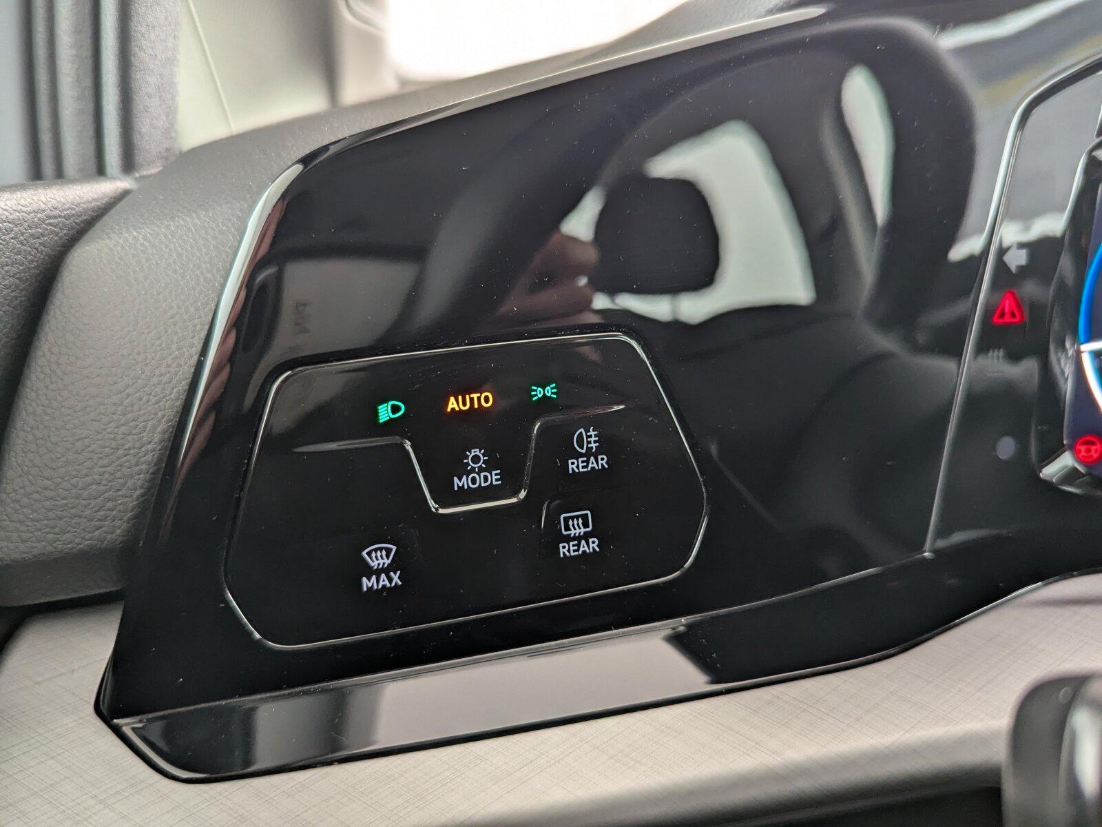 Volkswagen Golf VIII 1.5 eTSI Life LED+NAVI+SHZ+PDC+ACC+, миниатюра 23