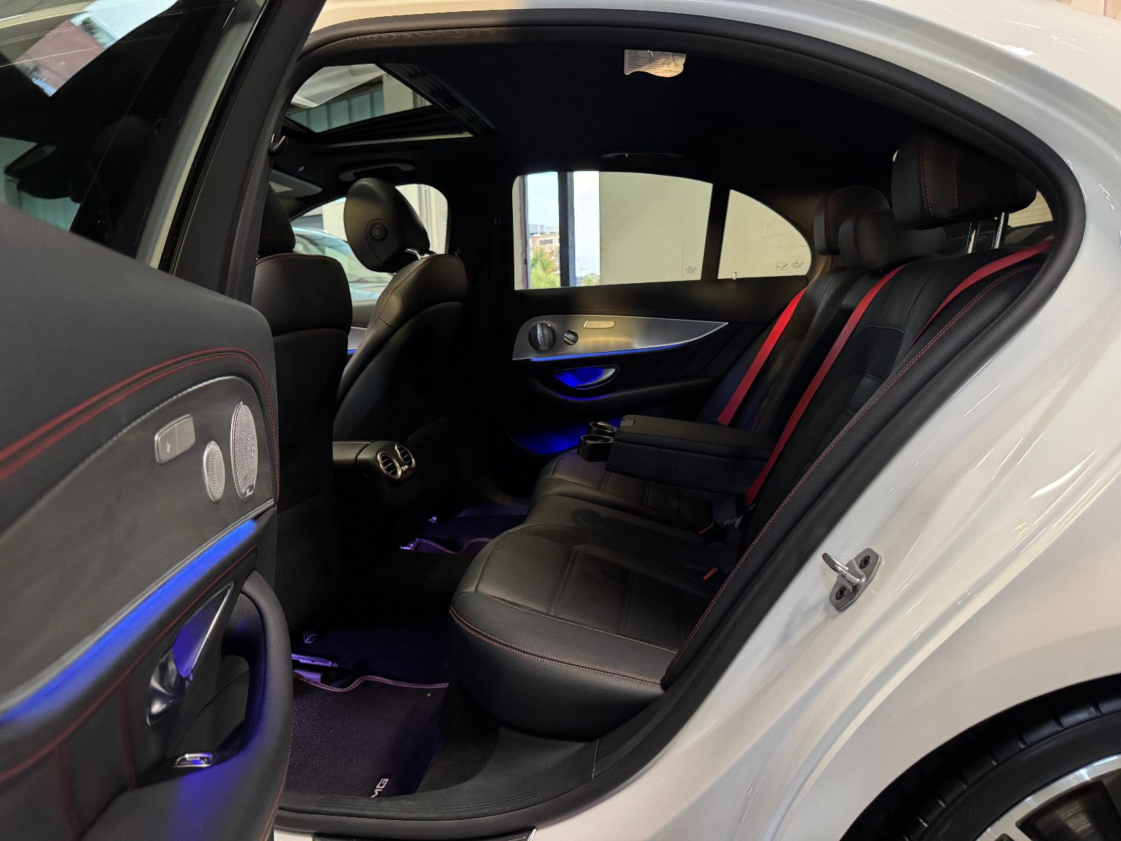 Fahrzeugabbildung Mercedes-Benz E 53 AMG 4Matic+ MBUX MEMORY AIRMATIC SD 360 DIS