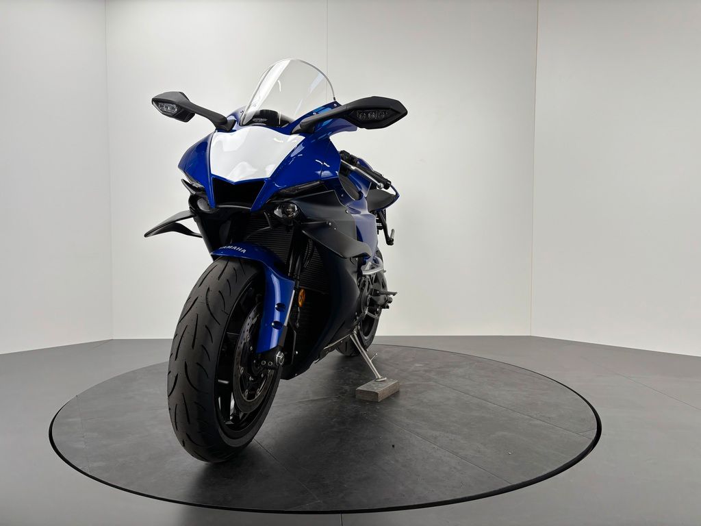 Fahrzeugabbildung Yamaha YZF-R1 *NEUWERTIG *WINGLETS *UNFALLFREI