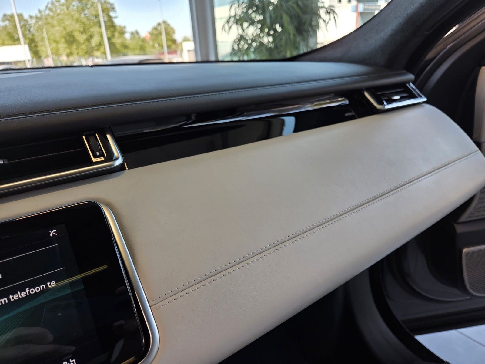 Fahrzeugabbildung Land Rover Range Rover Velar First Edition