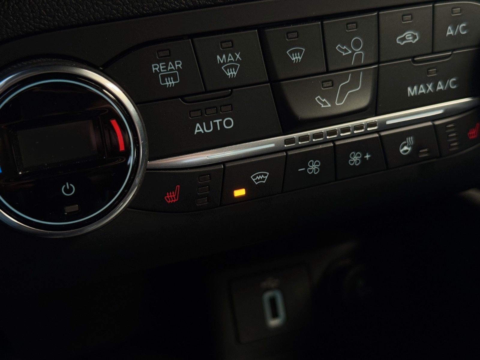 Fahrzeugabbildung Ford Focus Lim. ST *Head-Up*B&O*Keyless*Recaro*ACC