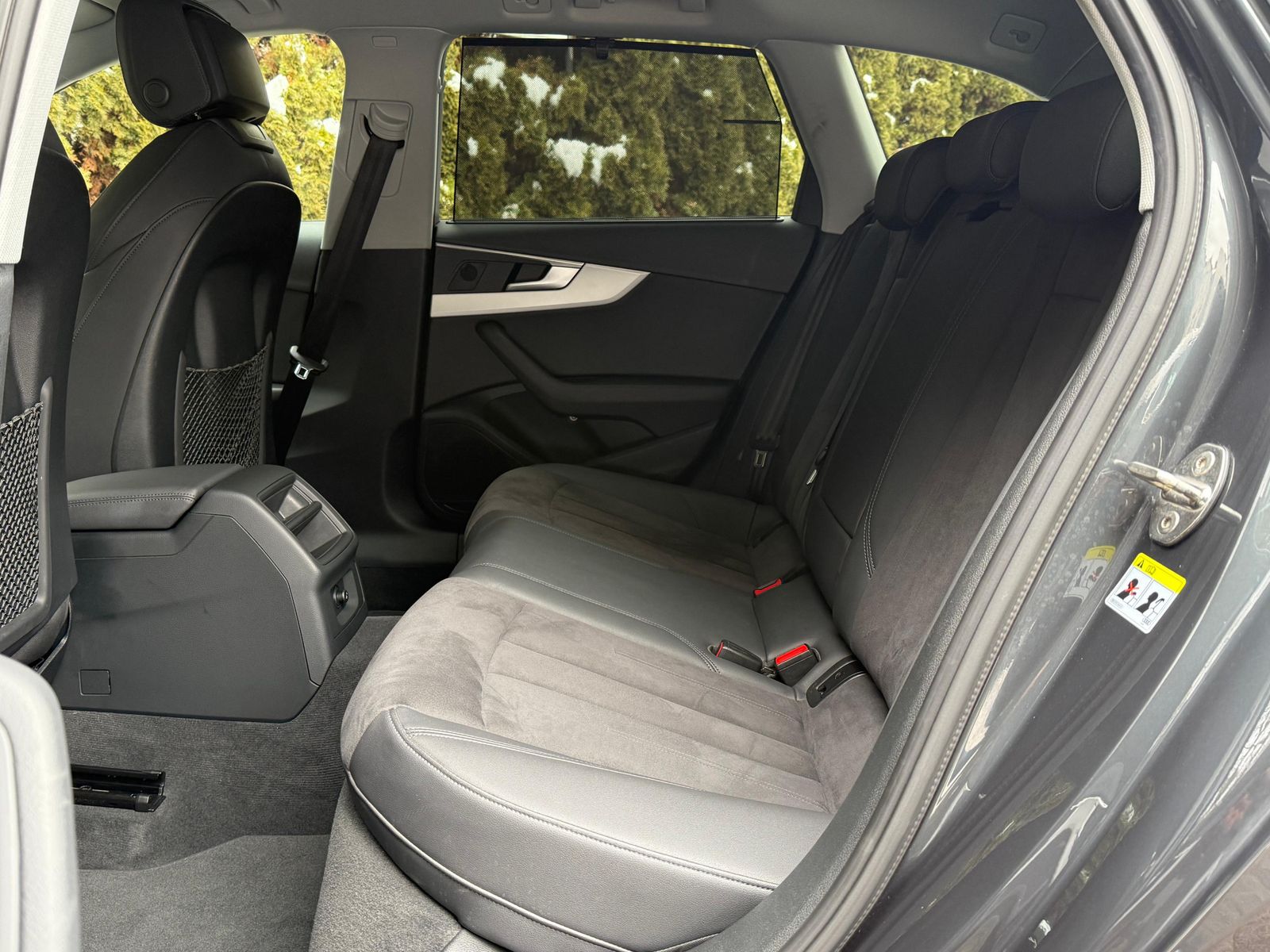 Fahrzeugabbildung Audi A4 Avant 40TDI S-tr LED+NAV+SHZ+AHK+KAM+MEMO+MMI