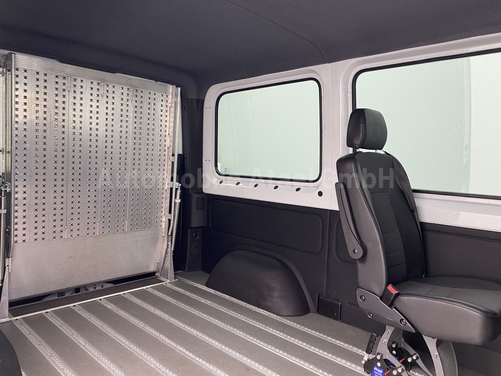 Fahrzeugabbildung Mercedes-Benz Sprinter 314 Tourer KLIMA+ ROLLSTUHL-RAMPE6806