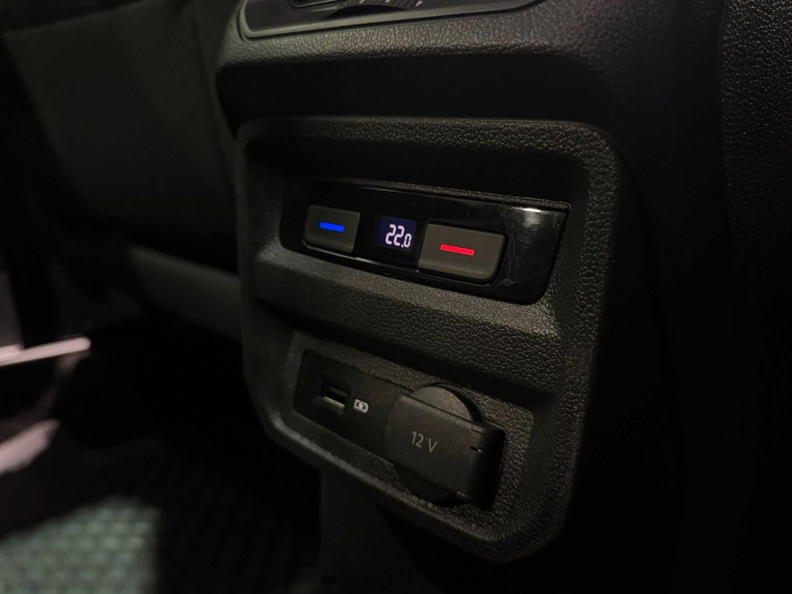 Fahrzeugabbildung Volkswagen Tiguan Comfortline DSG-4Motion-Full Link