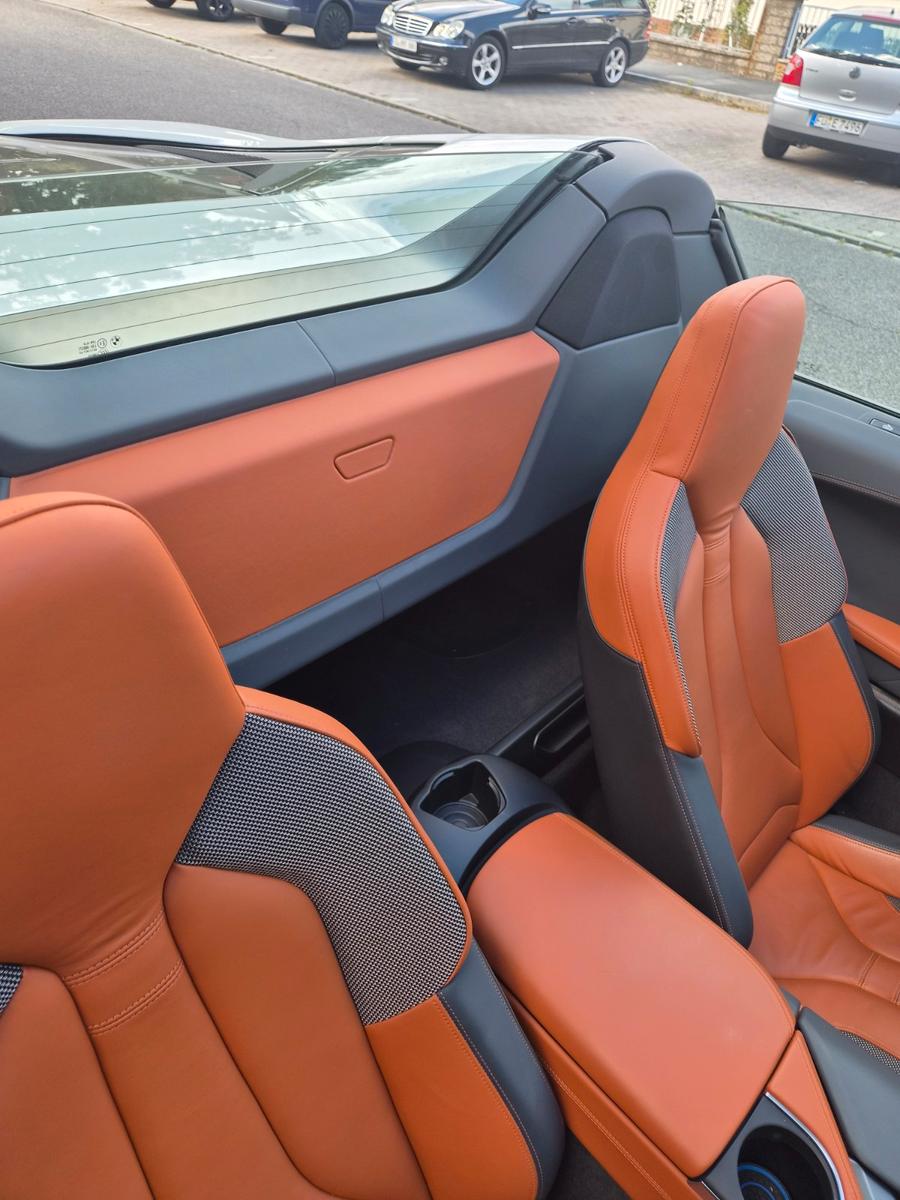 BMW i8 Roadster -