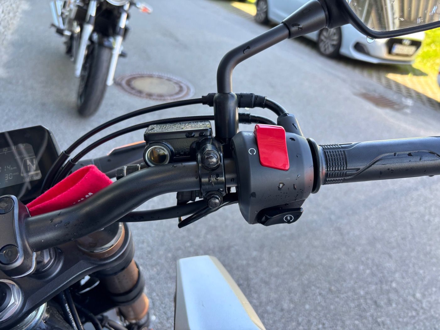 Fahrzeugabbildung Honda CB 125 R mit Tieferlegung