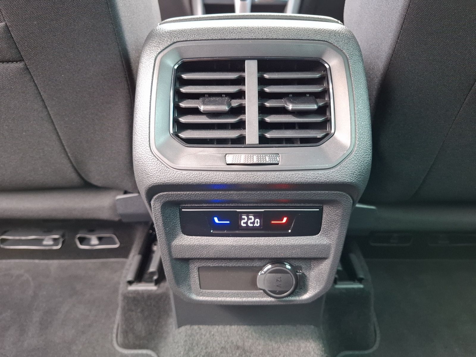 Fahrzeugabbildung Volkswagen Tiguan TDI Elegance DSG Matrix Navi AID ACC PDC