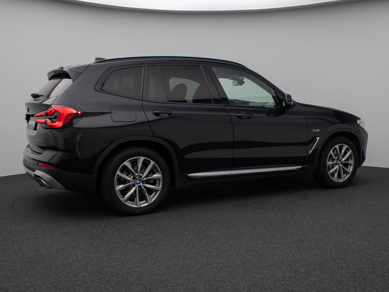 Fahrzeugabbildung BMW X3 xD30e Kamera HUD DAB HiFi AHK Sport 19Zoll