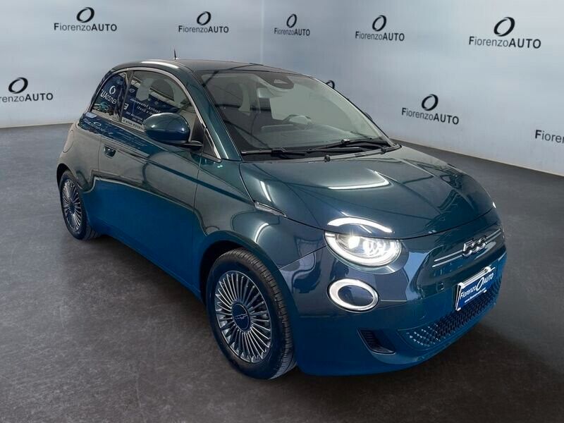 Fiat 500 500e Berlina 42 kWh La Prima