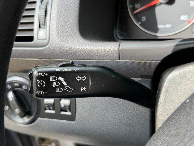 Volkswagen Touran 2009 — photo 13