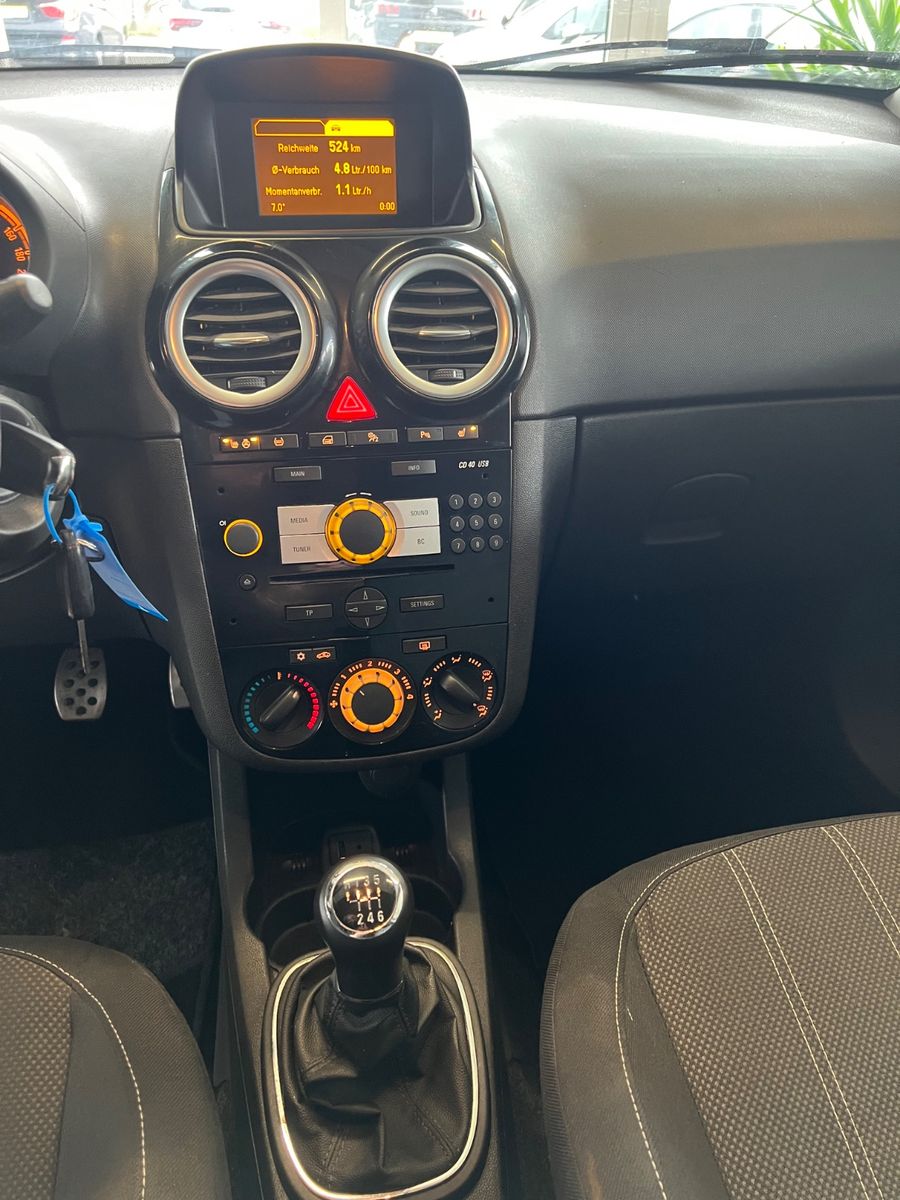 Fahrzeugabbildung Opel Corsa D Color Edition Sport