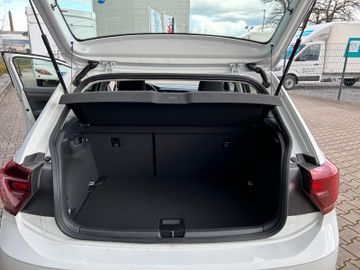 Fahrzeugabbildung Volkswagen Polo VI Life Klima digt. Tacho