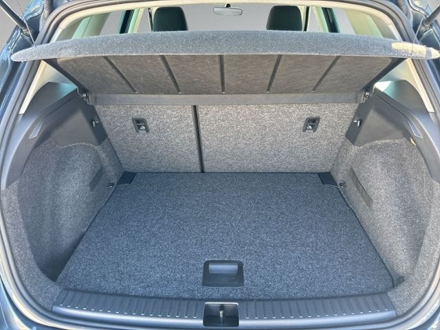 Arona 1.0 TSI Style NAVI.+KLIMA+RFK+ACC+SIHZ+PDC