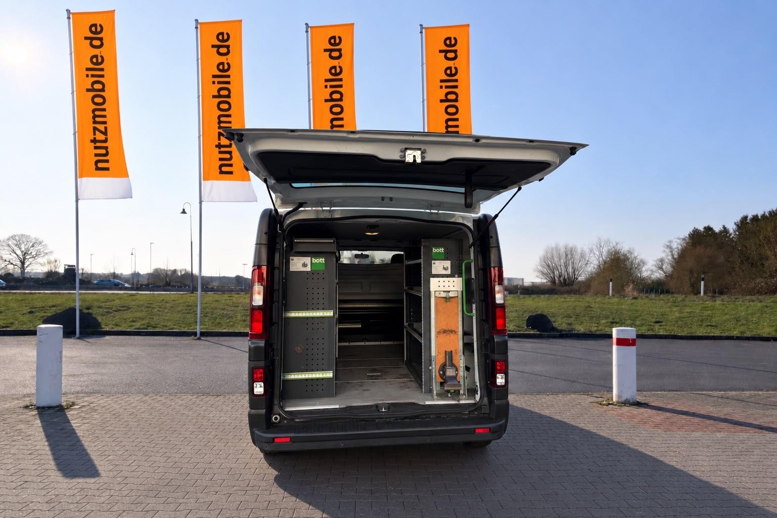Renault Trafic  L1H1 2,7t  Bott Werkstattausstattung