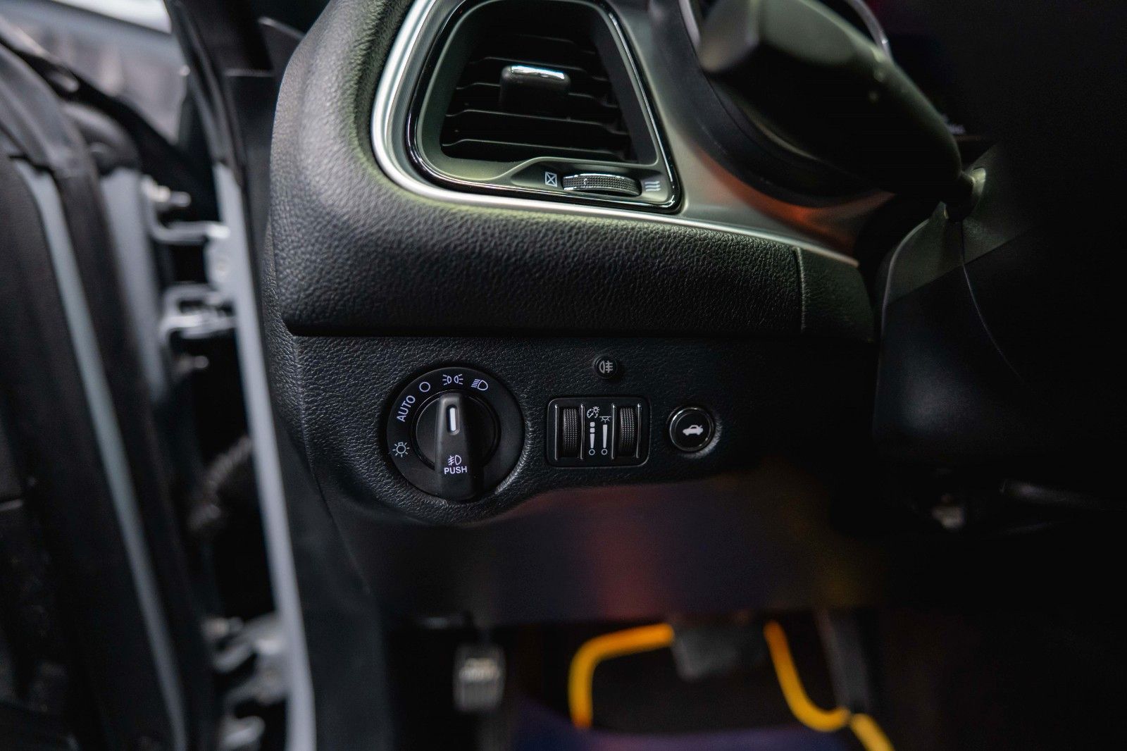 Fahrzeugabbildung Dodge Challenger 5.7 V8 R/T SRT Style Performance*LED*