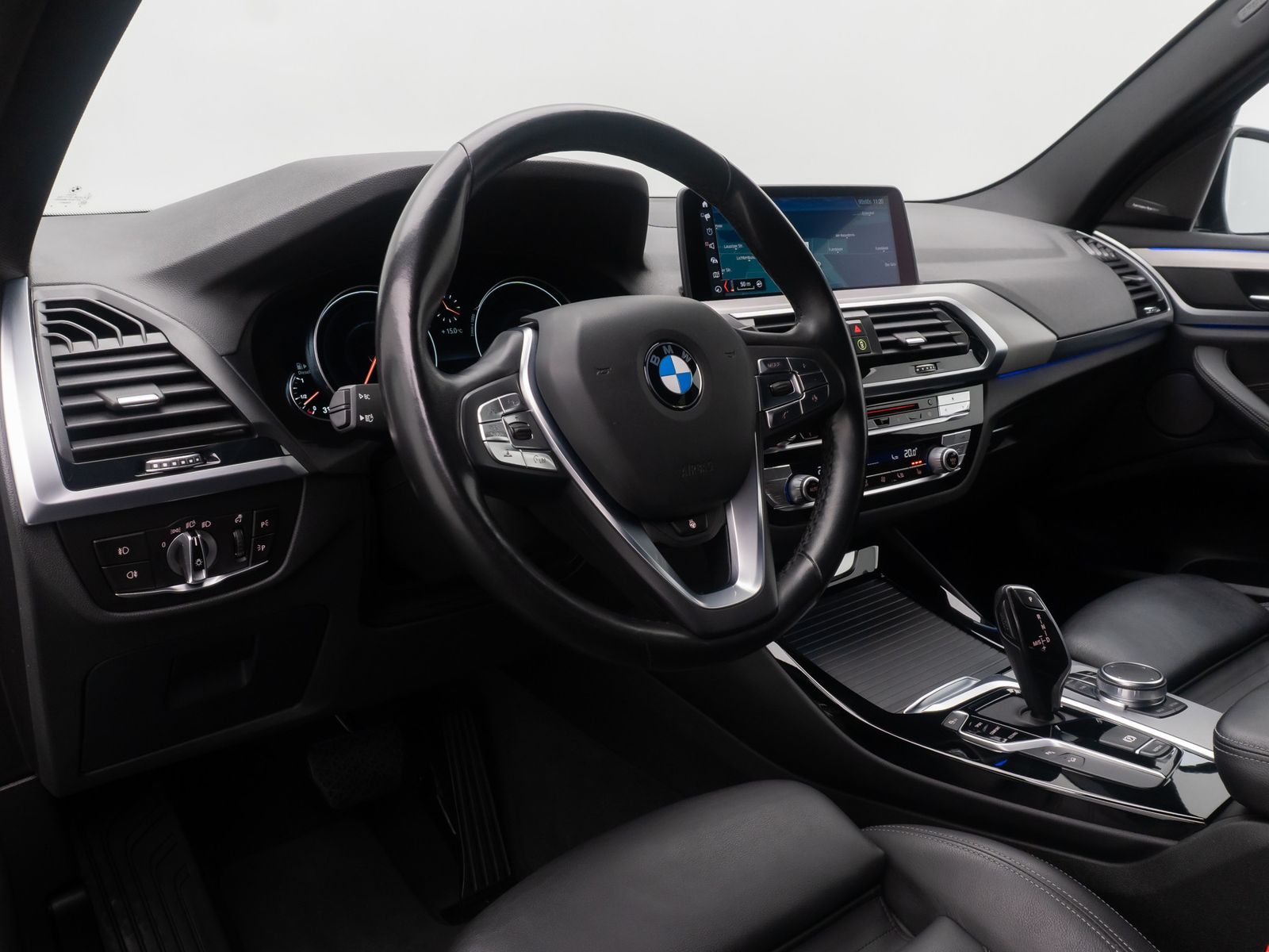 Fahrzeugabbildung BMW X3 xD20d xLine ACC AHK Kamera DisplKey HUD Leder