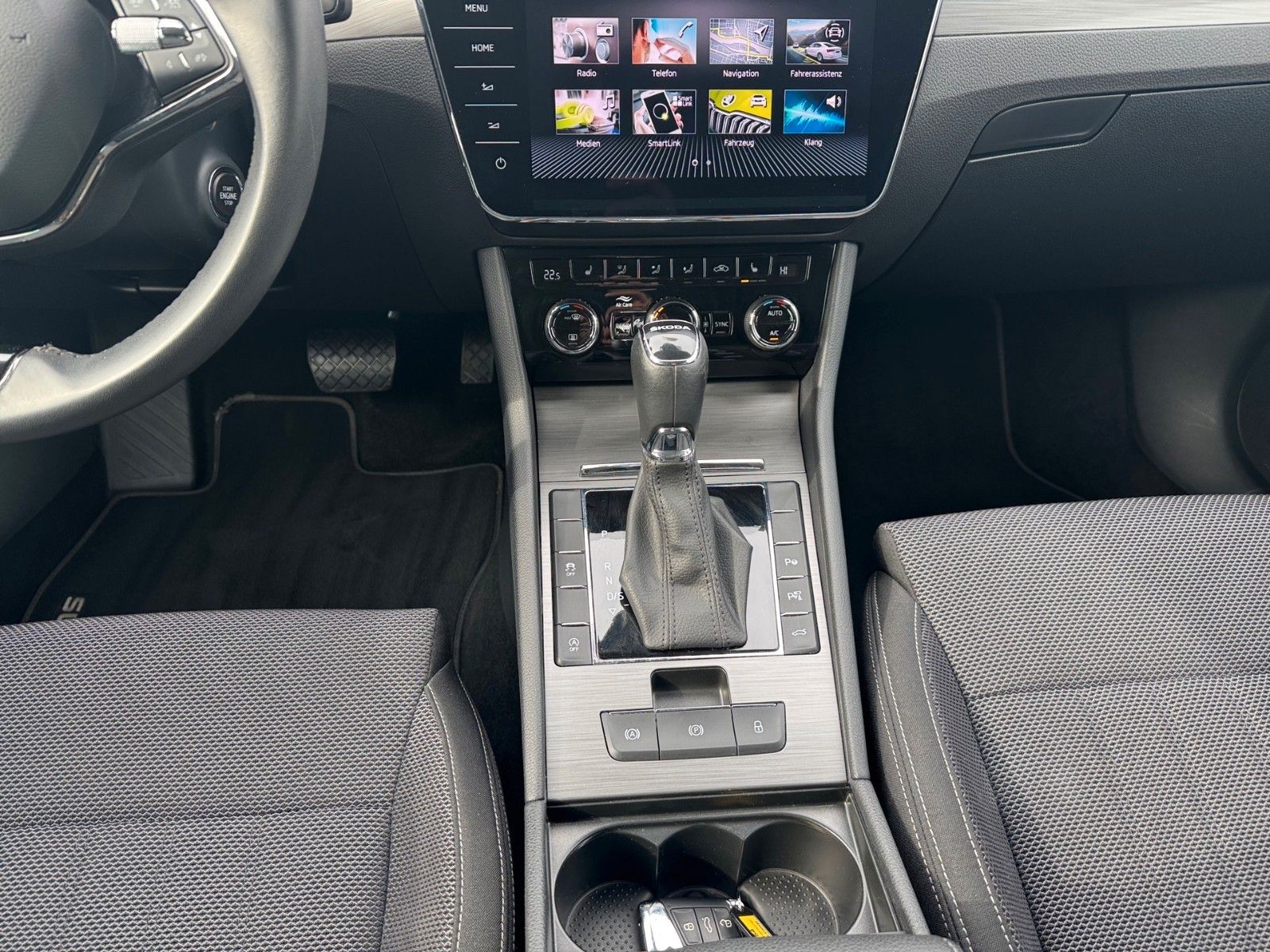 Fahrzeugabbildung SKODA Superb Combi Style 2.0 TDI