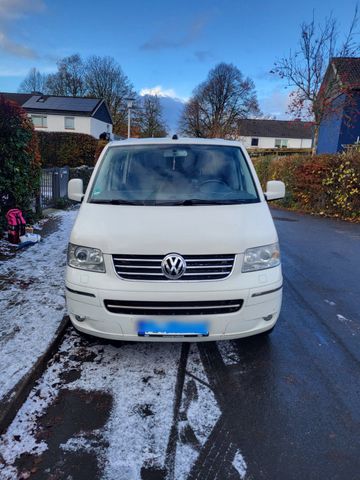 Volkswagen Multivan T5 Highline 2.5TDI