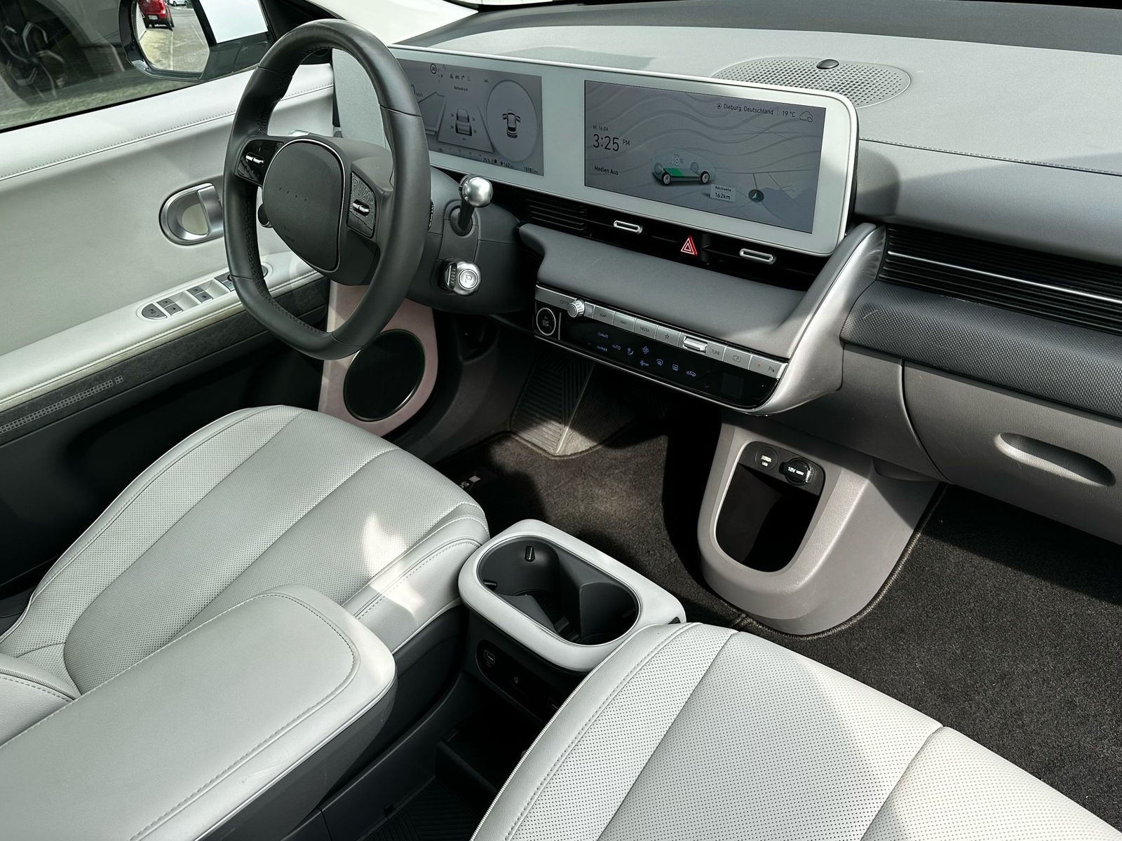 Fahrzeugabbildung Hyundai Ioniq 5 Techniq PANO+LEDER+LED+SHZ+WP+KAMER+ACC+