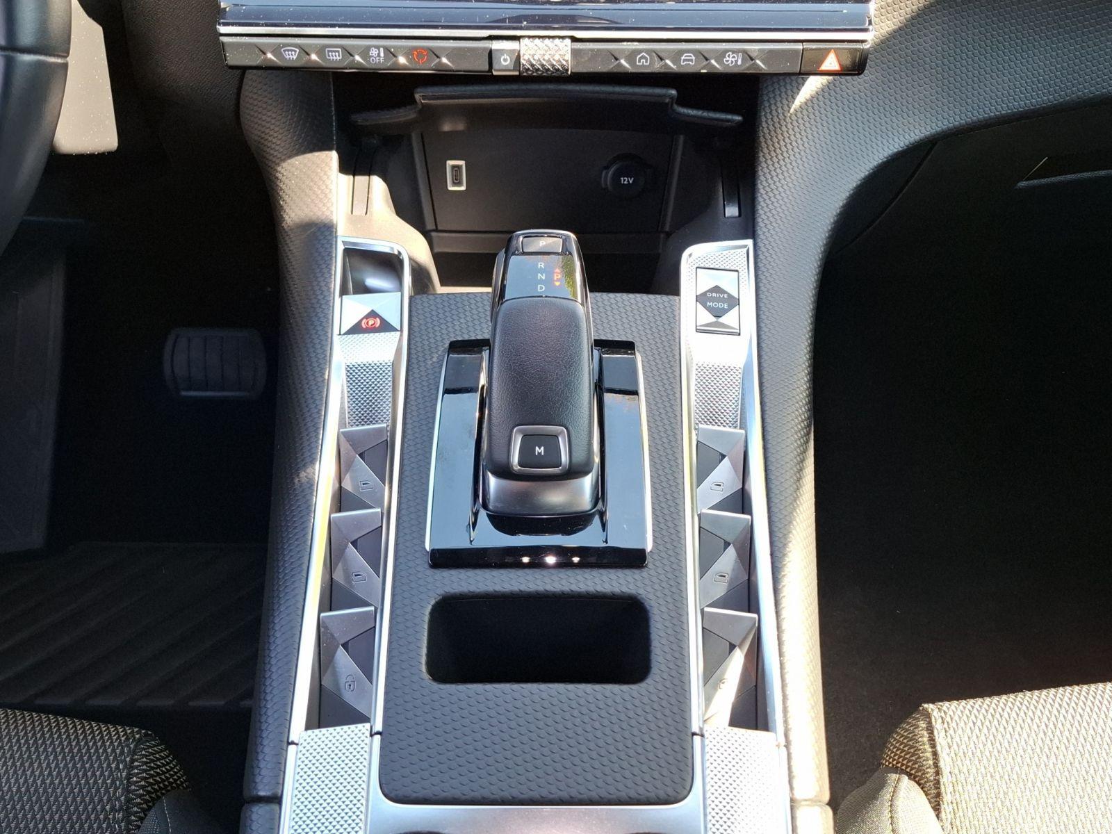 DS Automobiles DS7 Bastille+ BlueHDi 130 EAT8