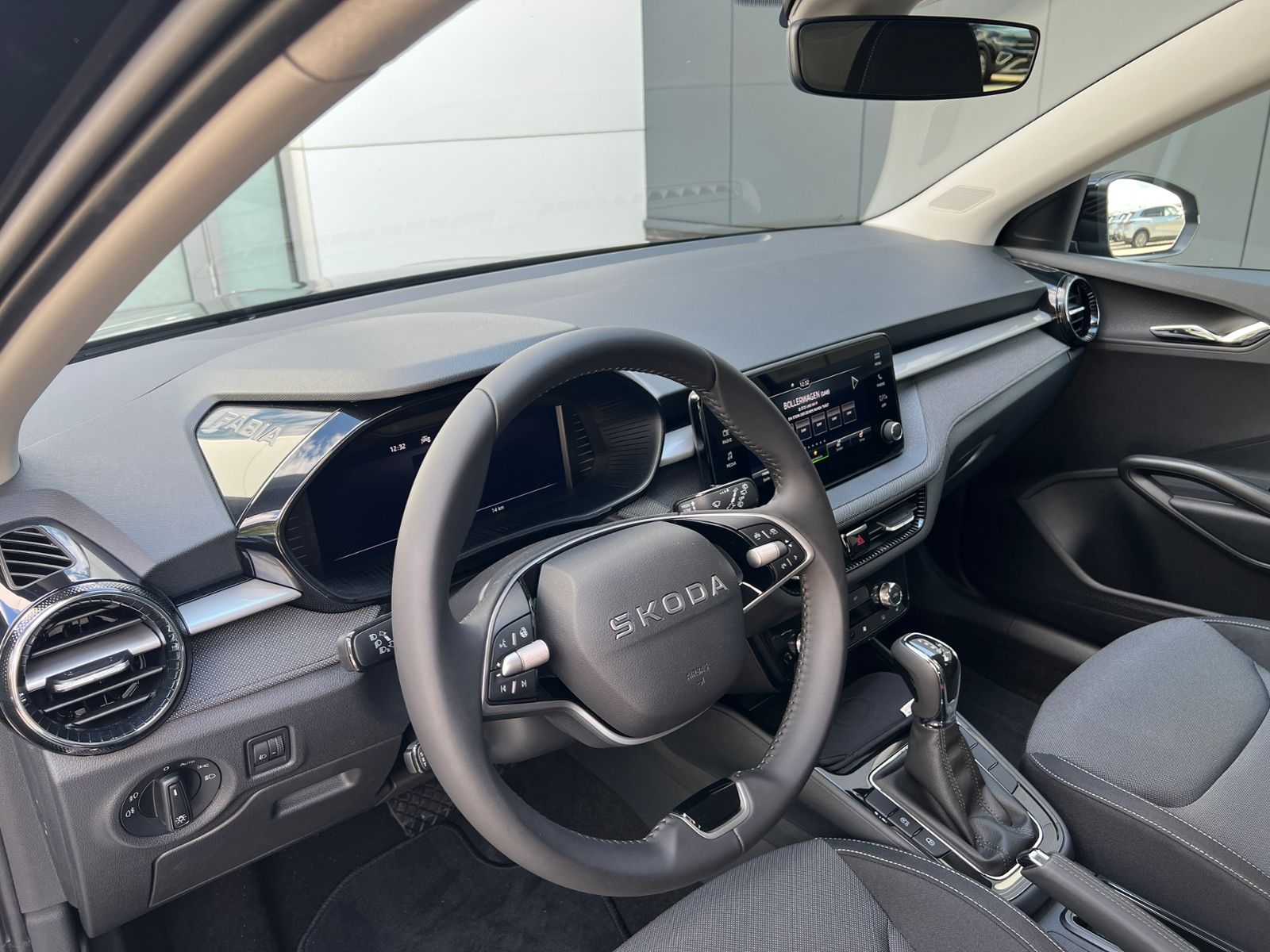 Fahrzeugabbildung SKODA Fabia Selection 1.0 TSI DSG *LED, ACC, 15'-LM*