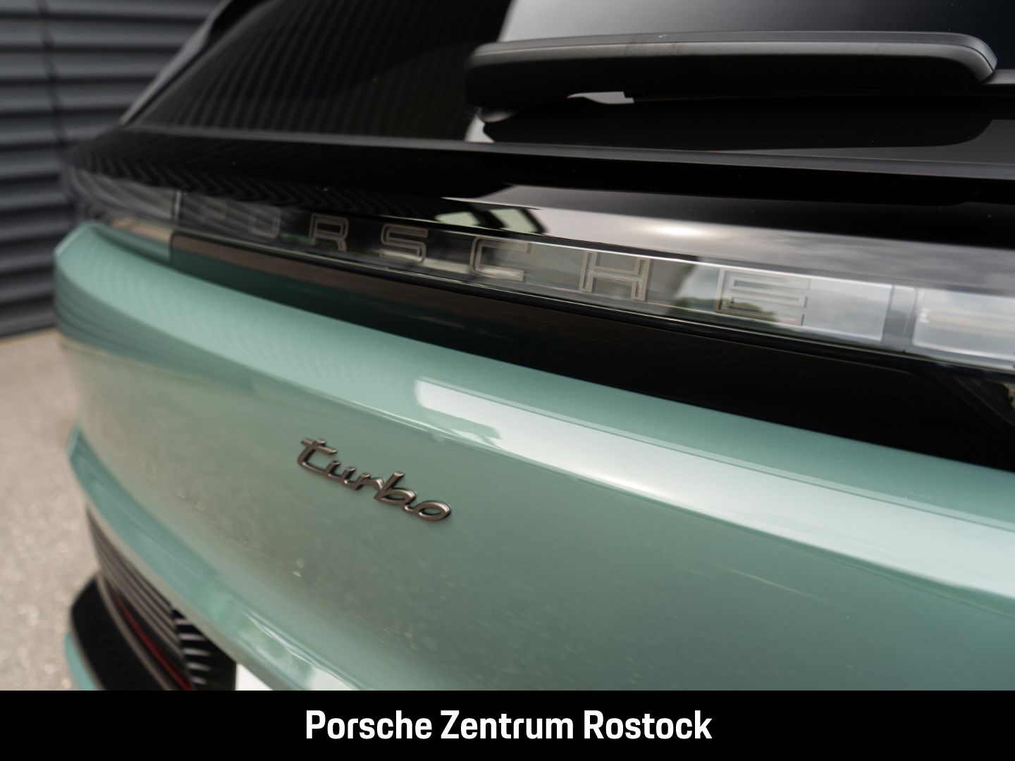 Porsche Cayenne Turbo Electric Burmester Active-Ride 22z imagem 3