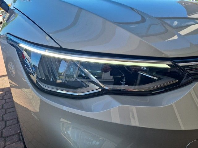 Fahrzeugabbildung Volkswagen Golf VIII Lim. Move TSI LED RFK AID SH LM