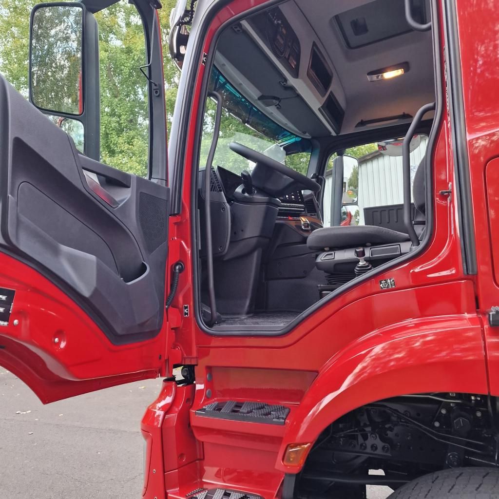 Fahrzeugabbildung Mercedes-Benz Arocs 3246 Meiller Dreiseitenkipper 8x4/4 Navi