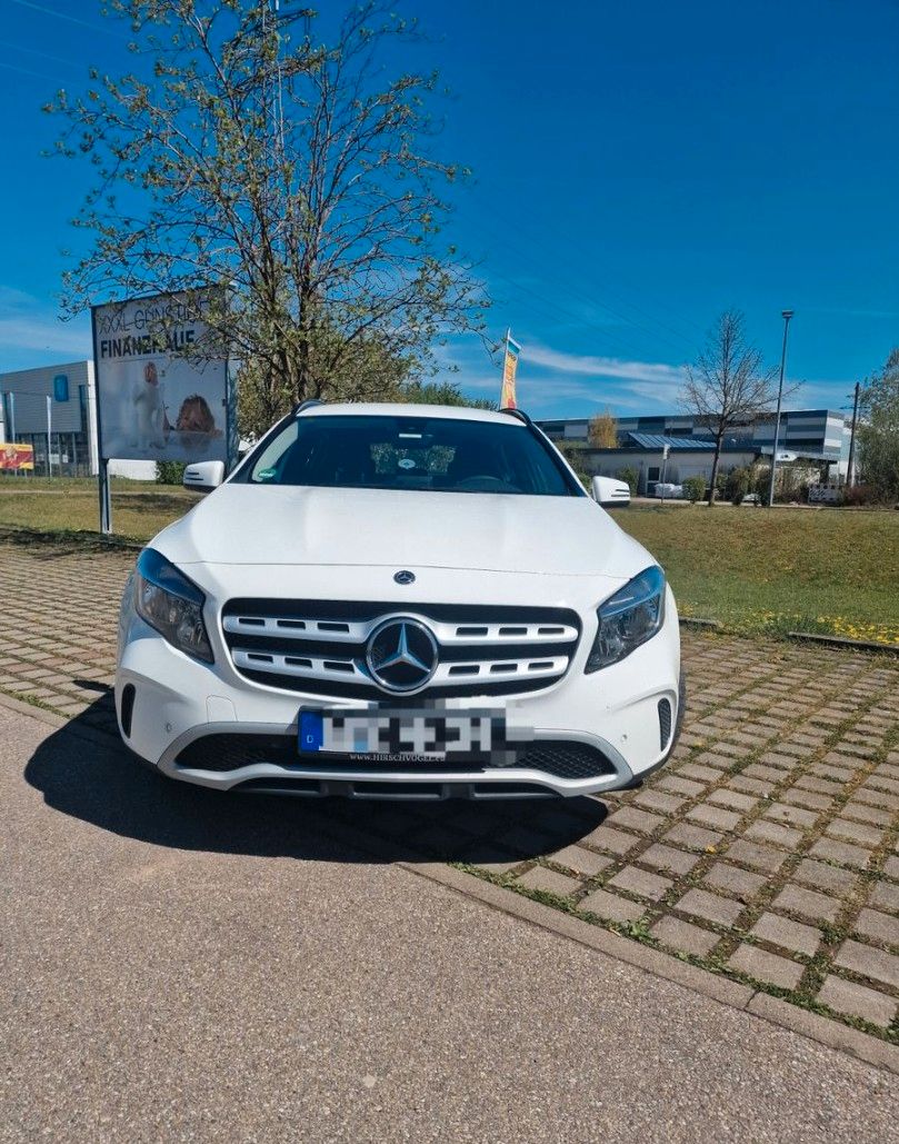 MERCEDES-BENZ GLA 200 d DCT - 07/2019 - TÜV 05/2027 -Alufelgen