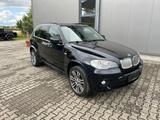 BMW X5 xDrive40d -M-Paket *HUD*Pano*innopak*TOP - BMW X5 aus 2012 mit Diesel-Antrieb