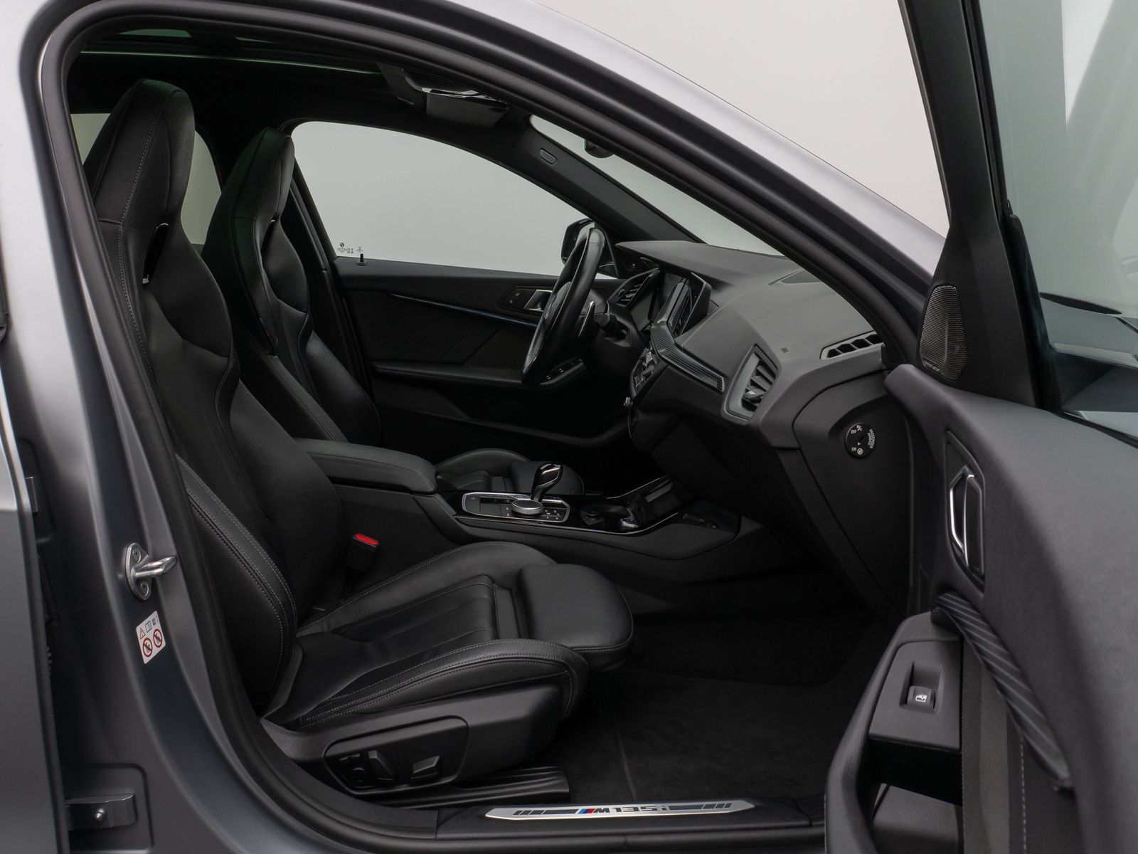 Fahrzeugabbildung BMW M135i xD Panorama Kamera HUD DAB H/K Komfort 18"