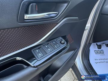 Toyota C-HR - 11