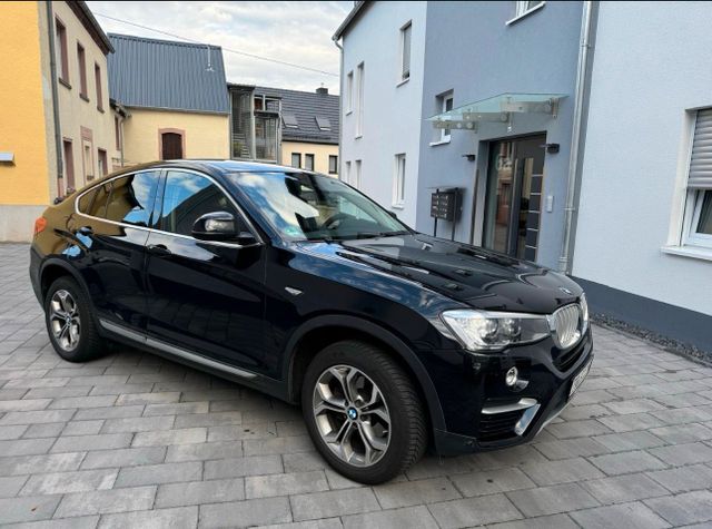 BMW X 4  x Drive 20 D , Schwarz , unfallfrei