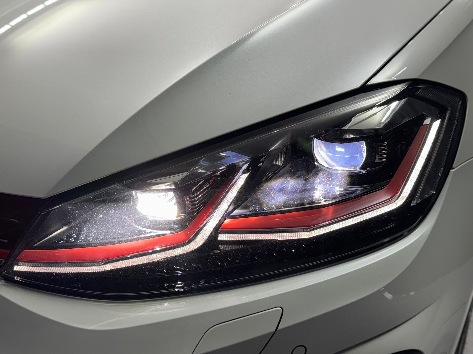 Fahrzeugabbildung Volkswagen Golf VII Lim. GTI BMT/Start-Stopp