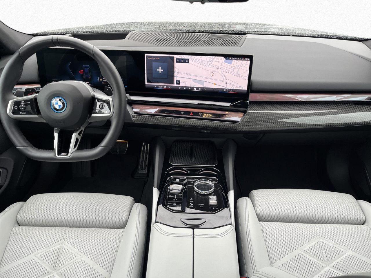 BMW 530e xDr T M SPORT PRO B&W,Pano,AHK,AutoB,Iconic