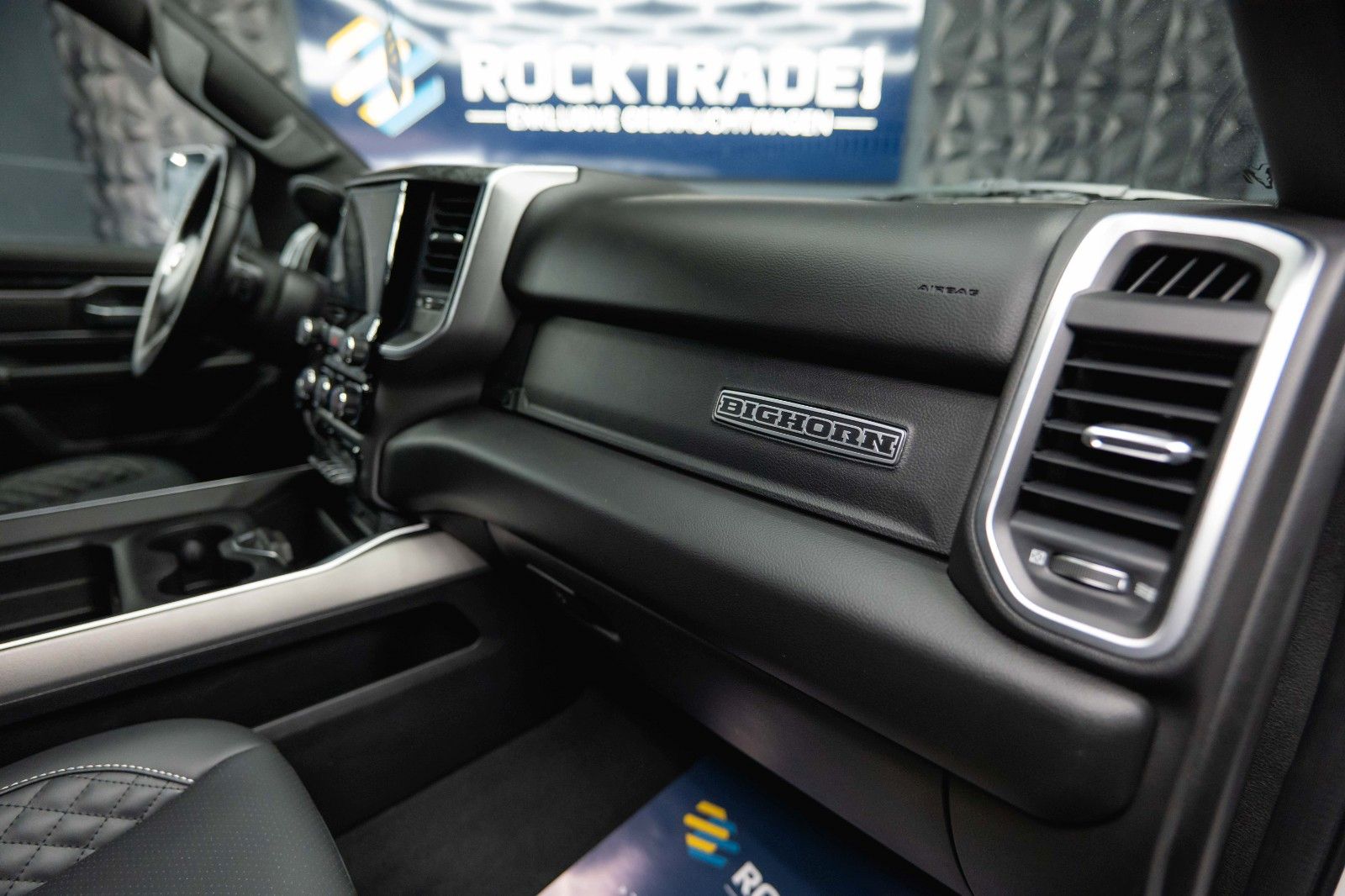 Fahrzeugabbildung Dodge RAM 5.7 V8 HEMI 4x4 OFFROAD Night AXLE LOCK 19%