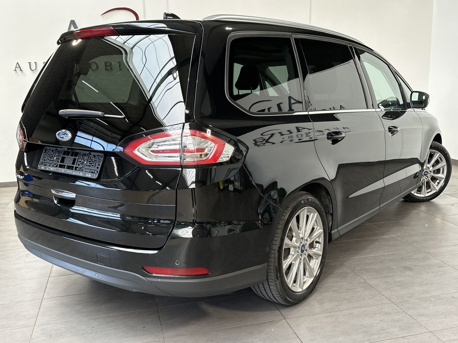 Fahrzeugabbildung Ford Galaxy 2.0 Bi-Turbo 7-Sitzer NAV+LED+PANO+KAMERA