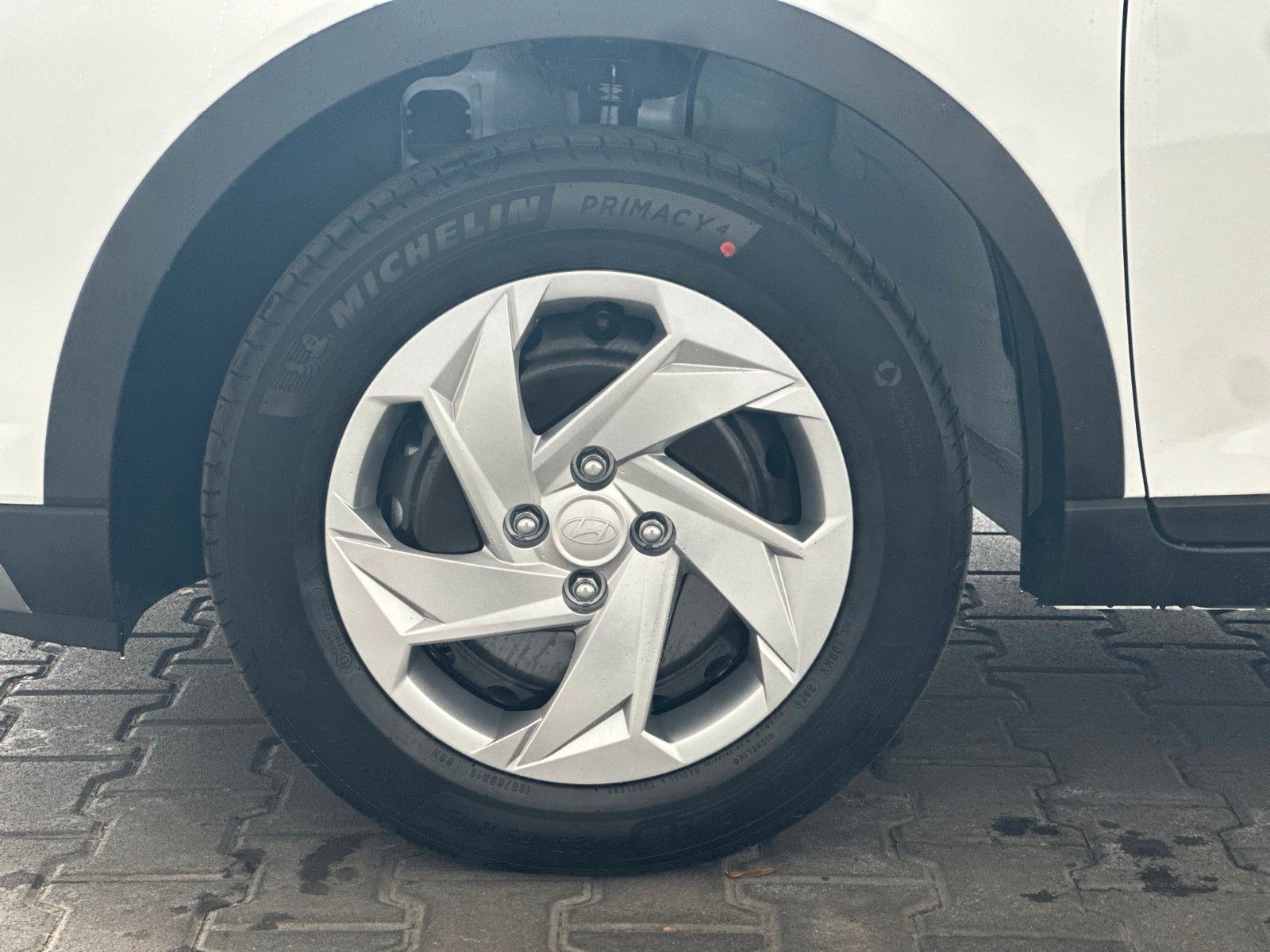 Fahrzeugabbildung Hyundai Bayon Select 100PS Navi/PDC/Kamera!